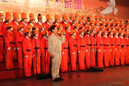 “爱心小饭桌”迎来13岁生日